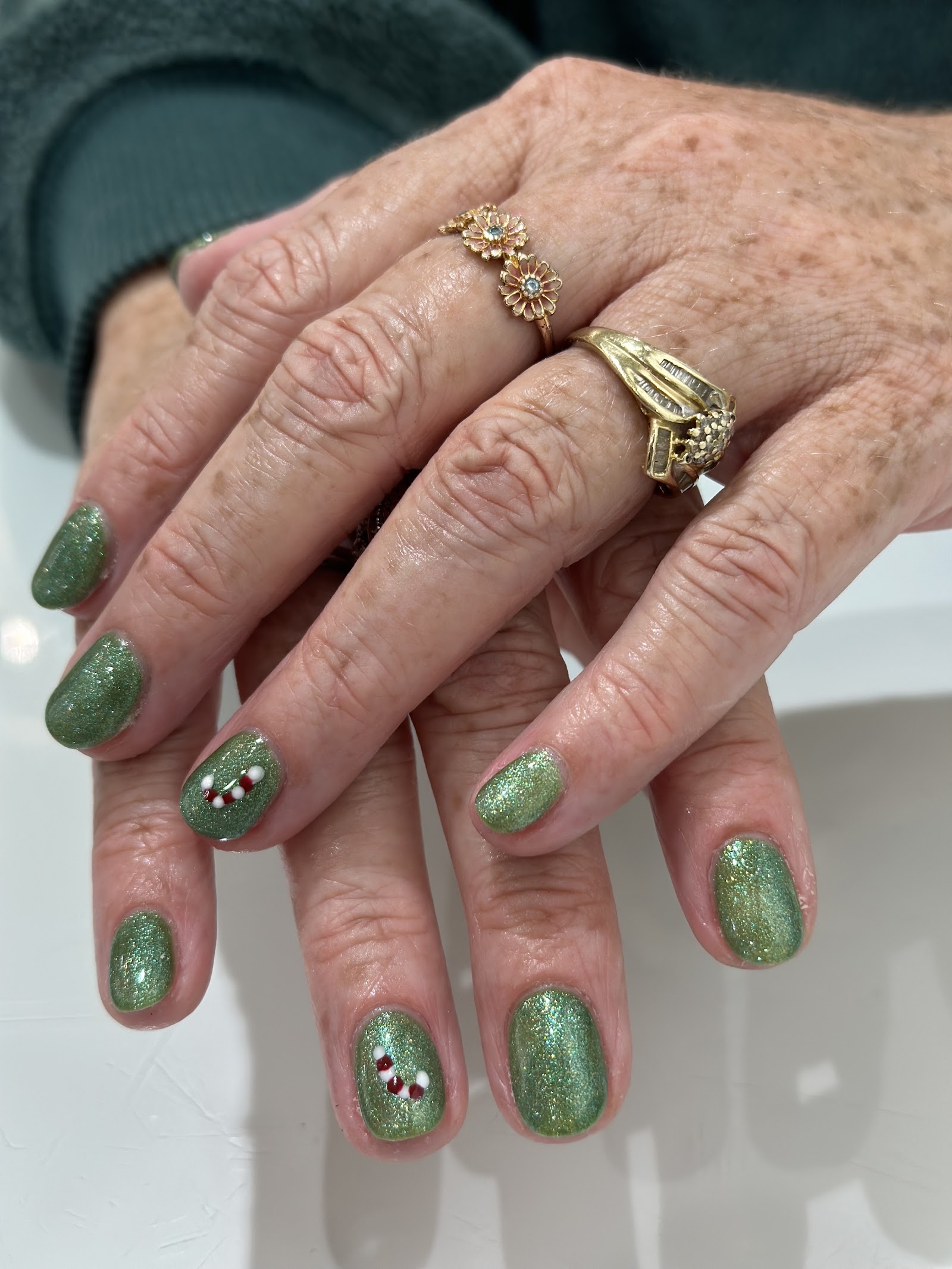 The Polished Pearl Salon nail photo 2